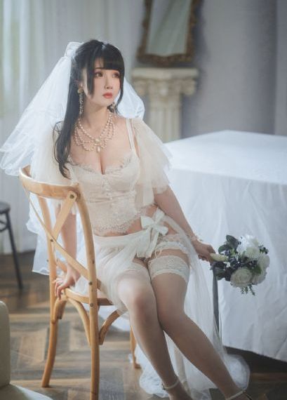 伊人久久成人_1080P高清視頻播放
