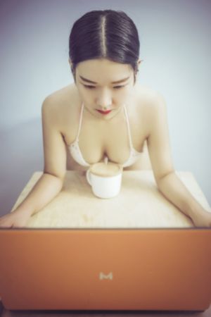 成人三級av免費觀看網址_超清高清在線觀看