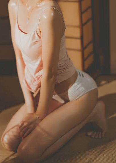 巨乳少婦c逼_中英字幕1080