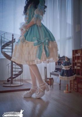久久偷看各類wc女廁噓噓偷竊_BD英語高清視頻播放